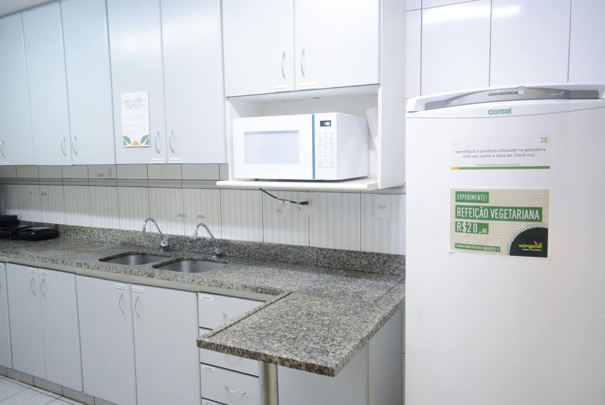 Br Hostel เบโลโอรีซอนชี ภายนอก รูปภาพ